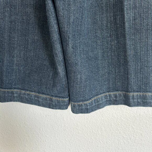 Chicos Platinum Jean Shorts Kasan M Bermuda Denim Stretch Medium Wash - Picture 6 of 8